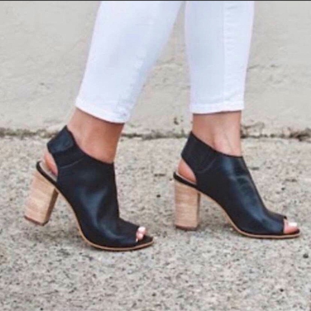 Steve Madden black chunky heel